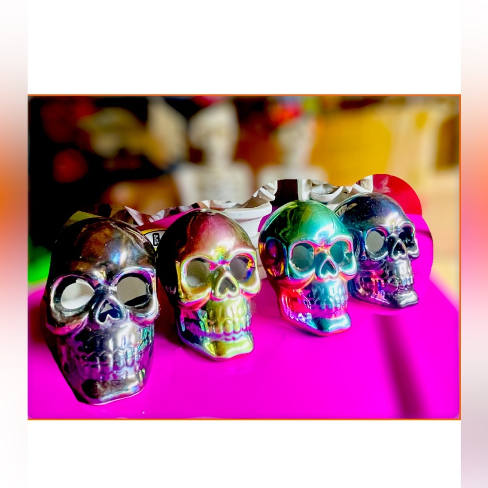 Bundle skull decor